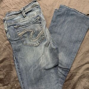 Silver Jeans Women's Tuesday Slim Boot Cut in Classic Blue